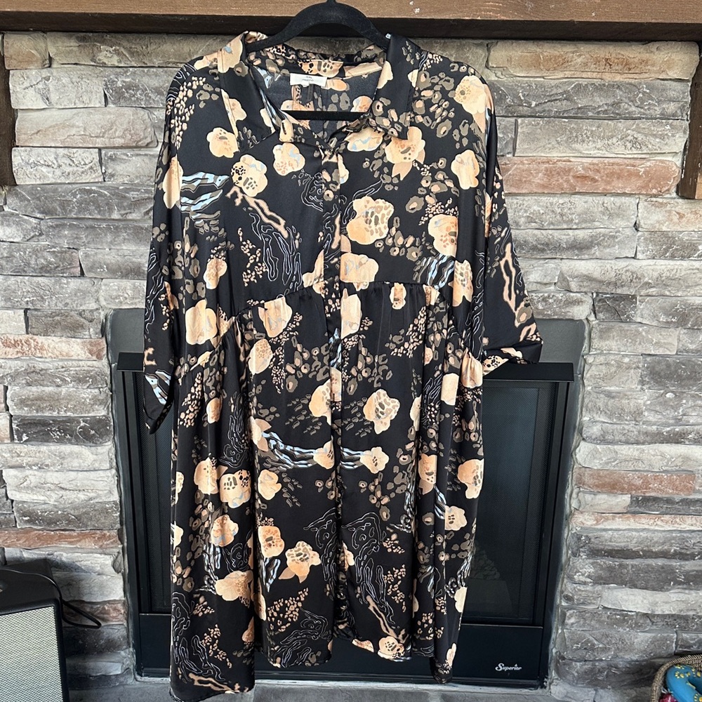 Gorgeous Entro Floral Satin Dress